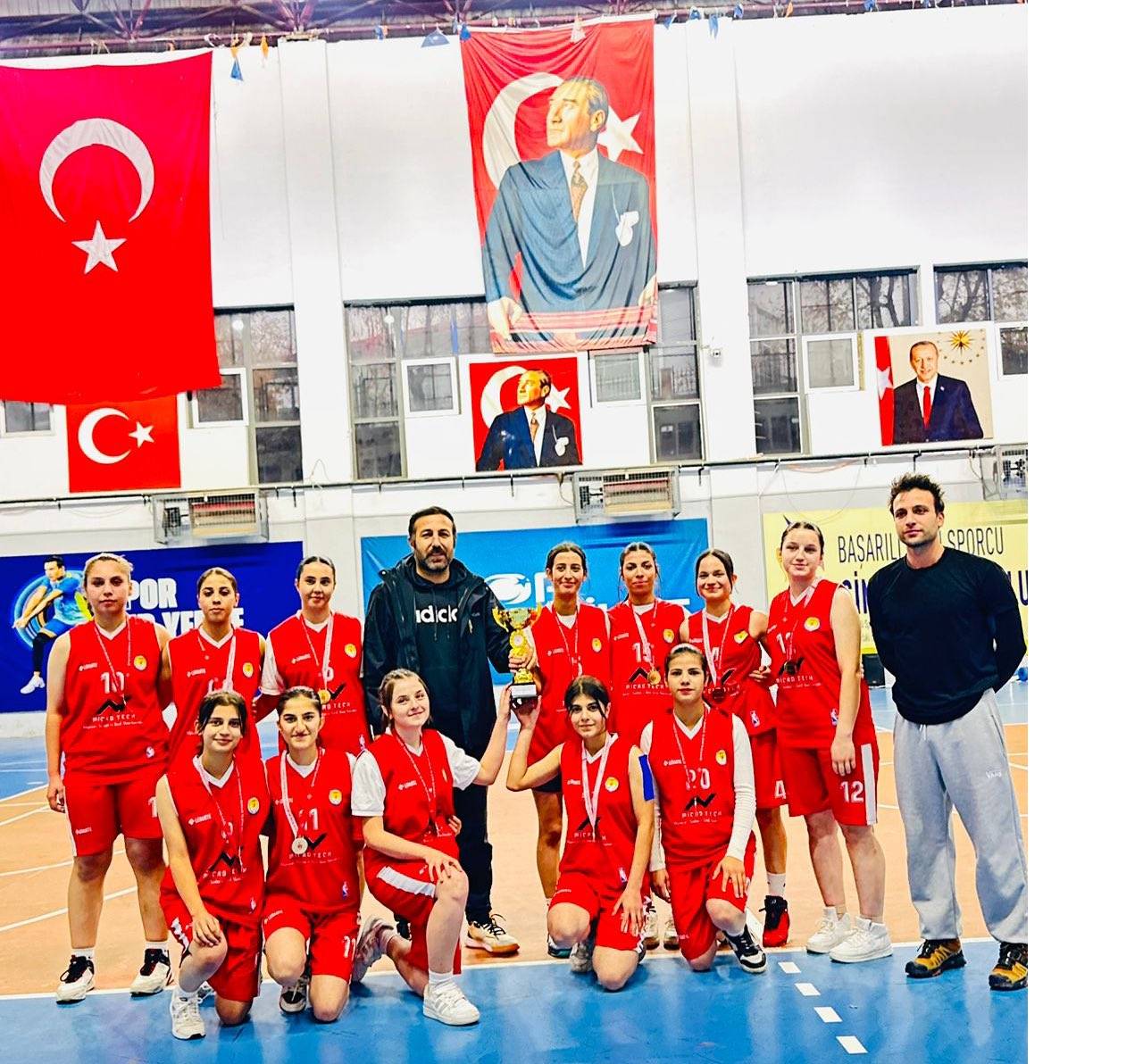 sirnakta-basketbol-heyecani-sona-erdi-genc-kizlarda-sampiyon-belli-oldu2.jpg