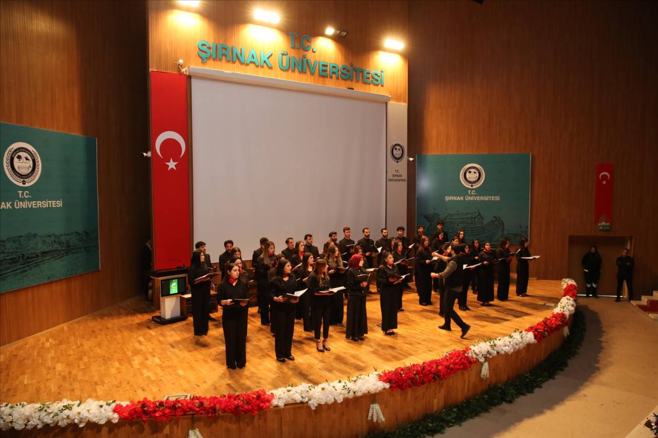 sirnak-universitesinde-muzik-ziyafeti-yeni-yila-sanatla-merhaba2.jpg