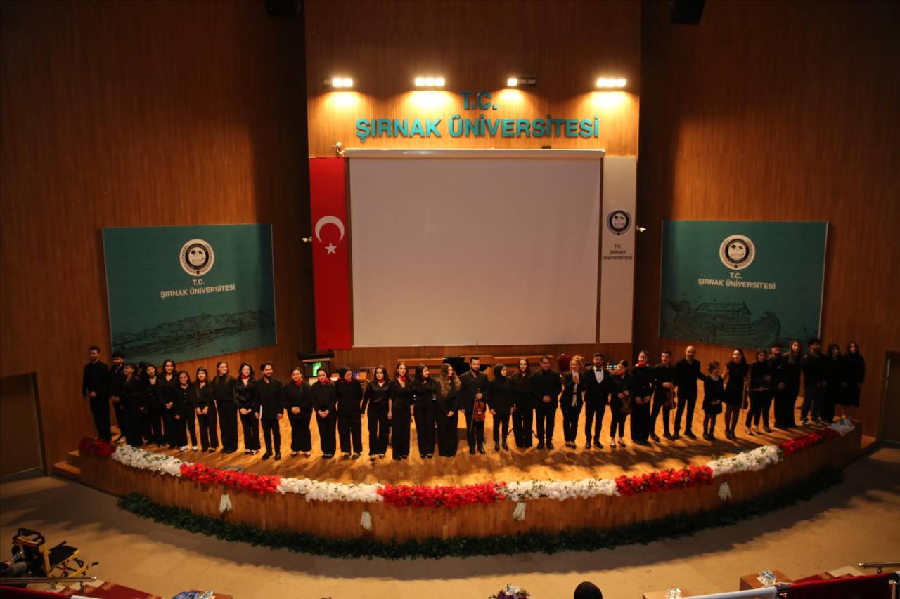 sirnak-universitesinde-muzik-ziyafeti-yeni-yila-sanatla-merhaba3.jpg