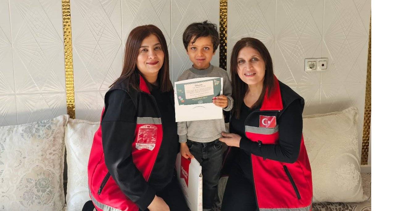 sirnakta-gazi-cocuklarinin-ilk-karne-sevinci-2.jpg