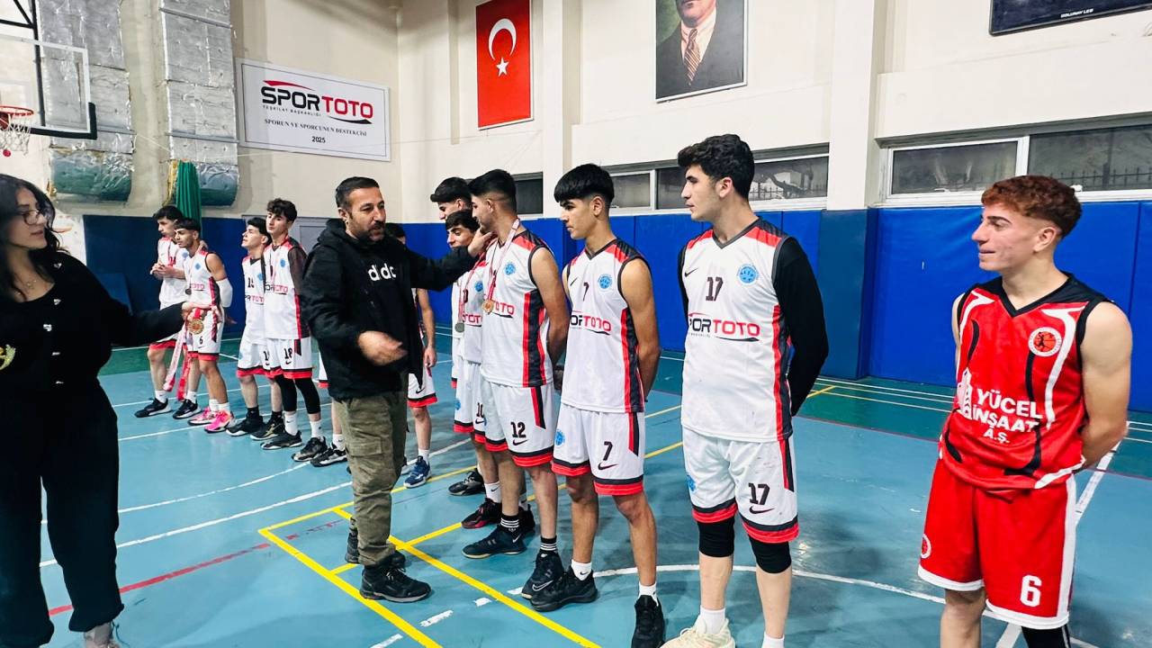 sirnakta-u18-basketbolun-sampiyonu-yurdum-spor.jpg