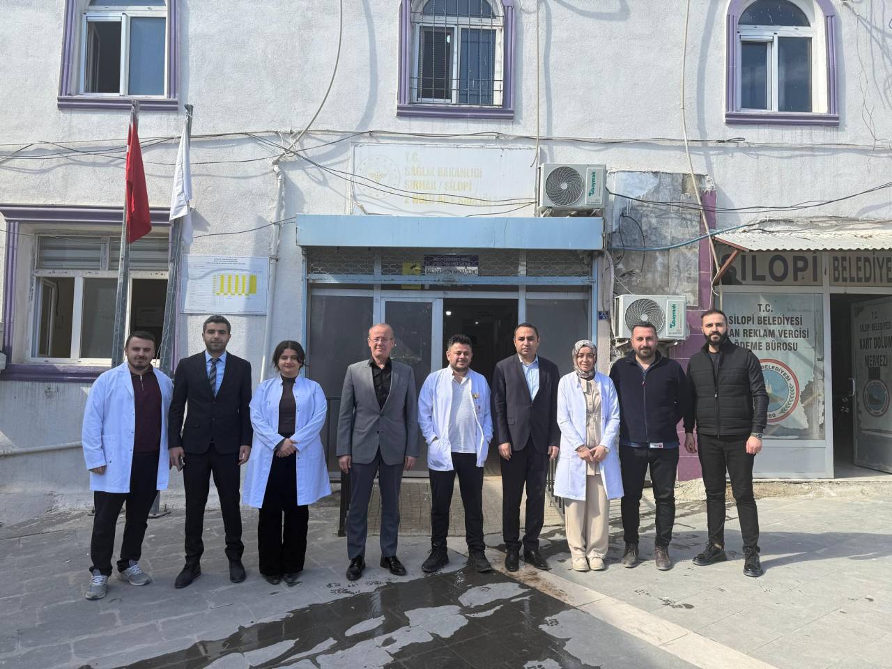 silopi-kaymakami-partaldan-saglik-calisanlarina-ziyaret.jpg