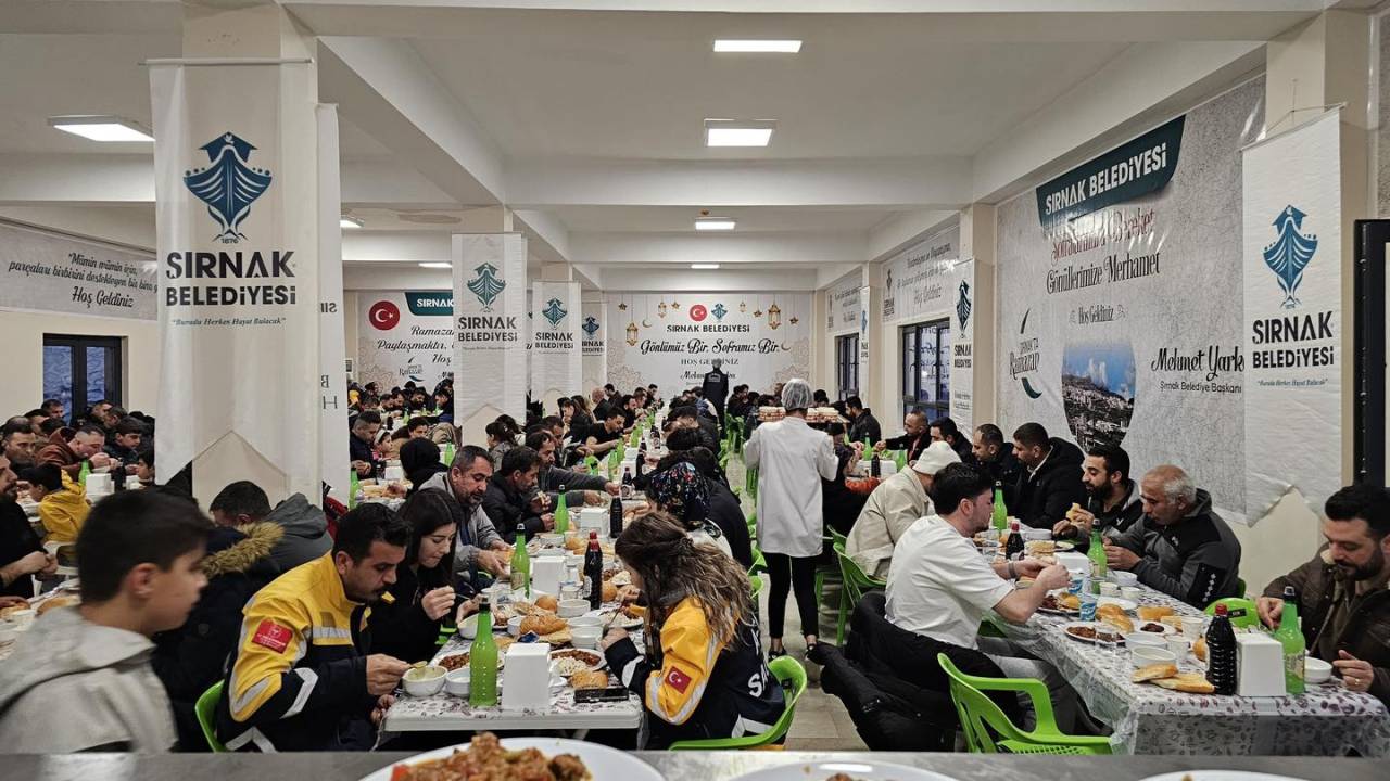 sirnak-belediyesinin-iftar-sofrasinda-birlik-ve-beraberlik-vurgusu-3.jpg
