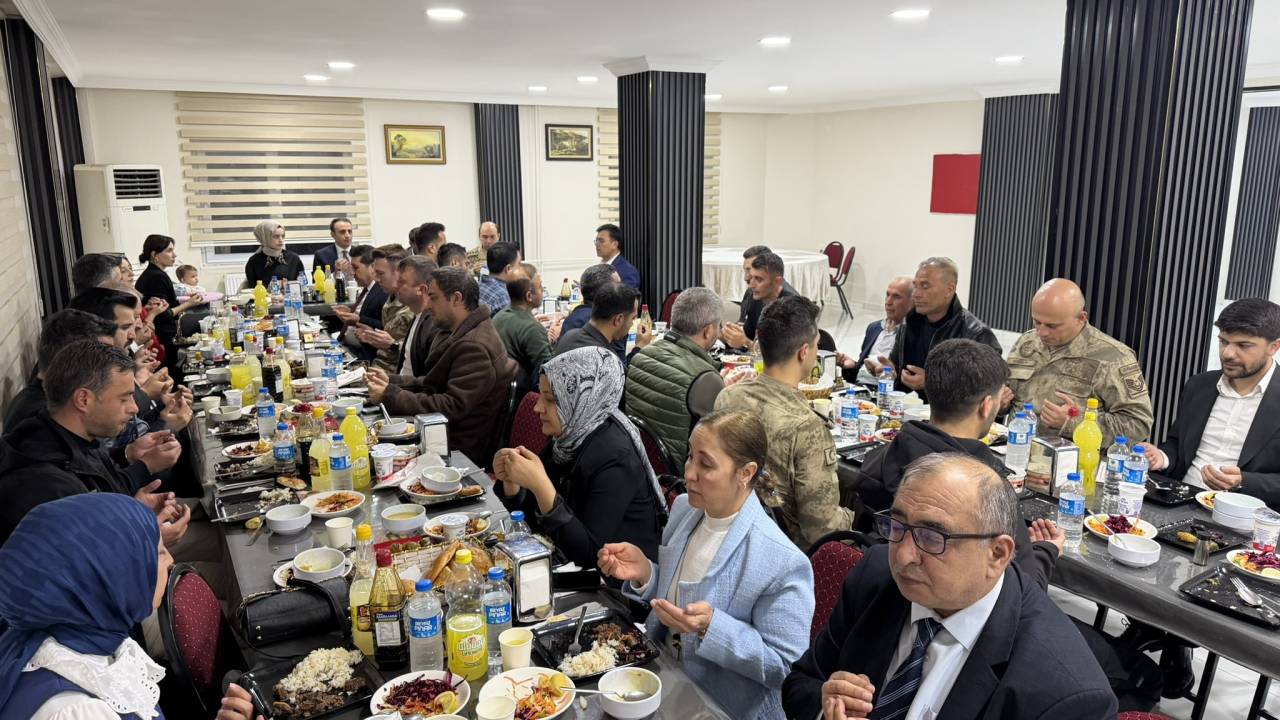 guclukonakta-iftar-sofrasinda-birlik-beraberlik-mesaji-1.jpg