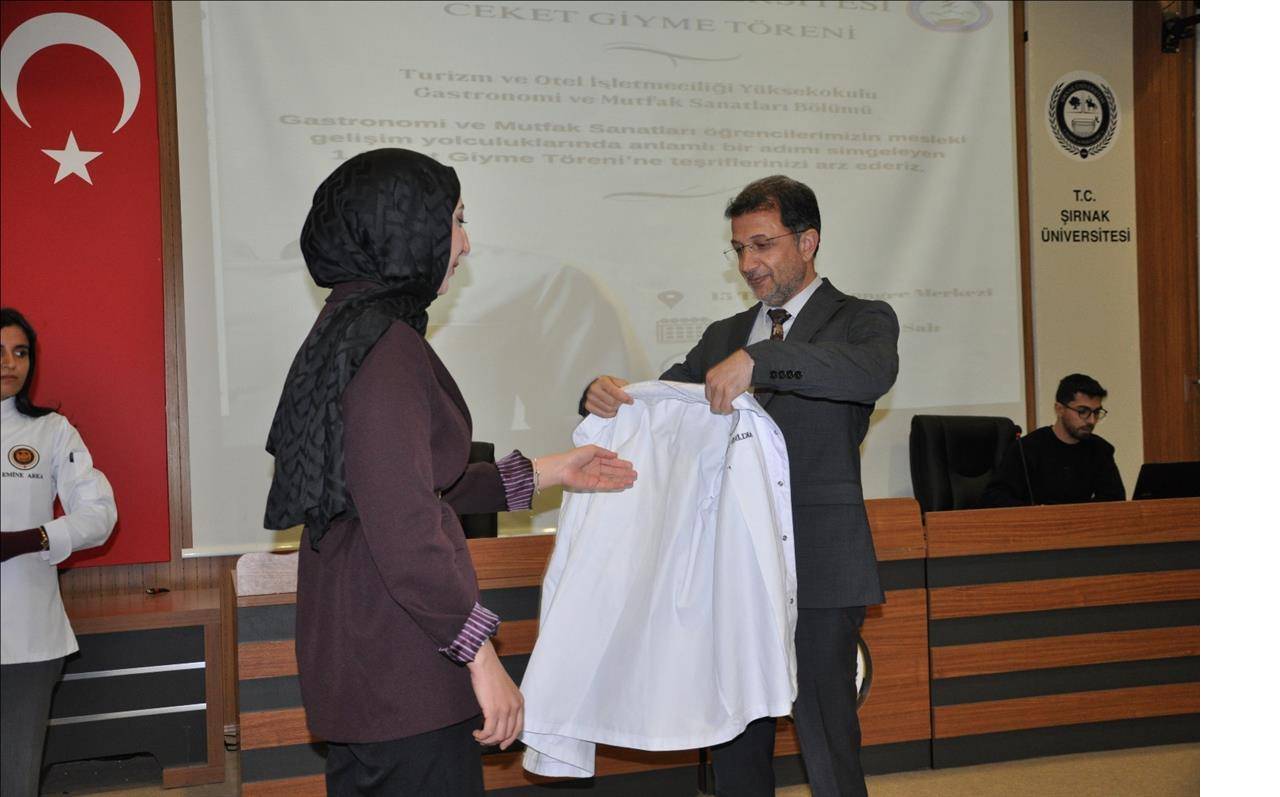 sirnak-universitesinde-gastronominin-yeni-sultanlari-ceketlerini-giydi-2.jpg