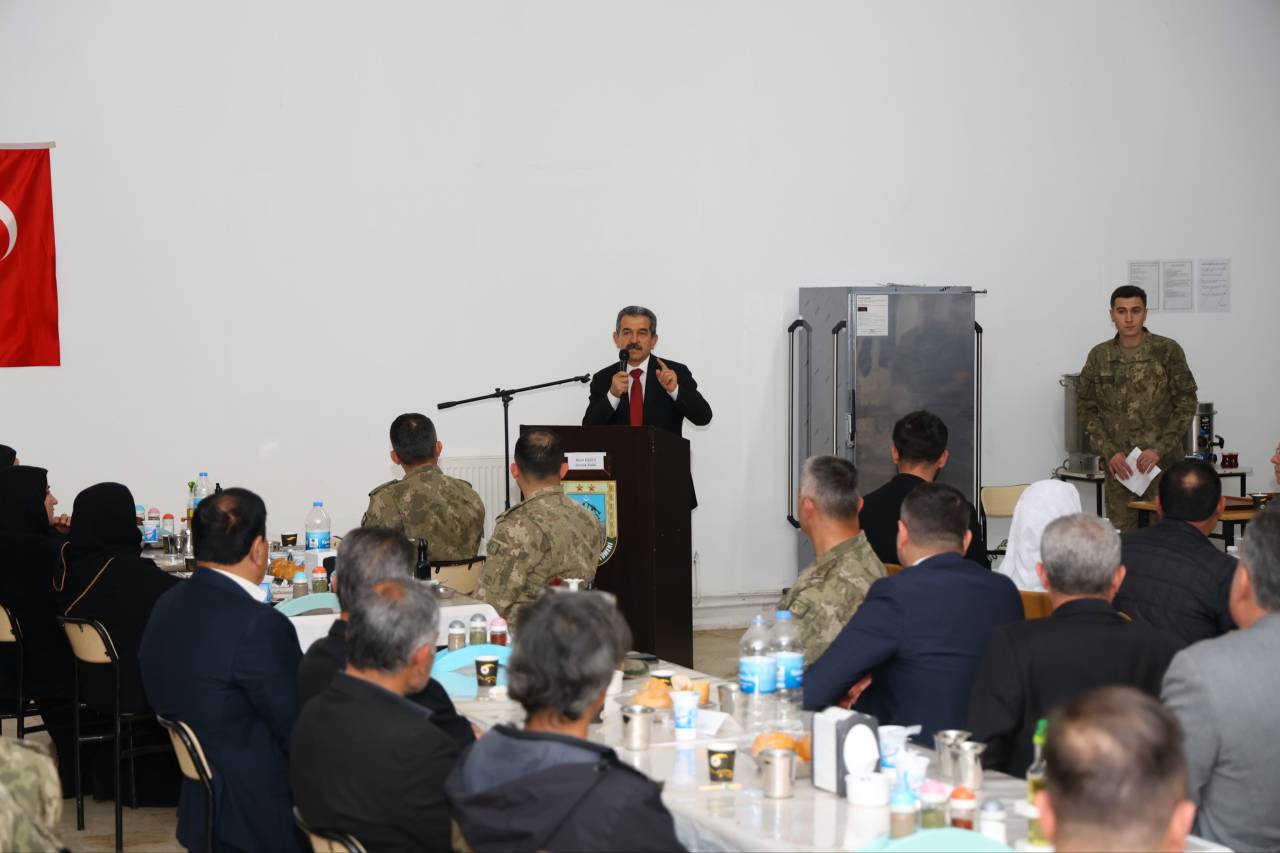 sirnak-23-piyade-tumen-komutanligi-sehit-aileleri-ve-gazileri-iftarda-agirladi-1.jpg