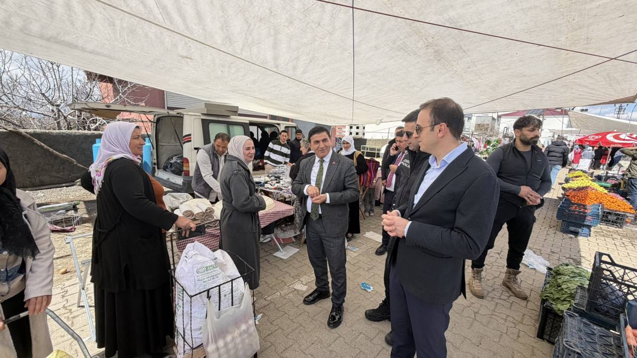 guclukonak-kaymakami-semih-memisten-halk-pazari-ziyareti3.jpeg