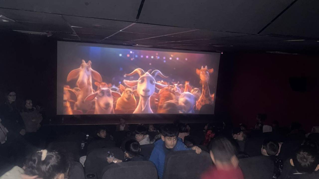 rnak-belediyesinden-miniklere-sinema-surprizi-1.jpg
