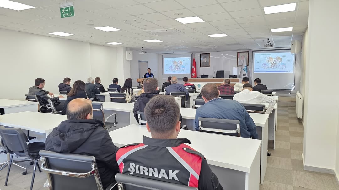 afad-il-mudurlugu-uzman-egitim-personelleri-tarafindan-belediyemiz-personeline-yonelik-afet-far-3.jpg