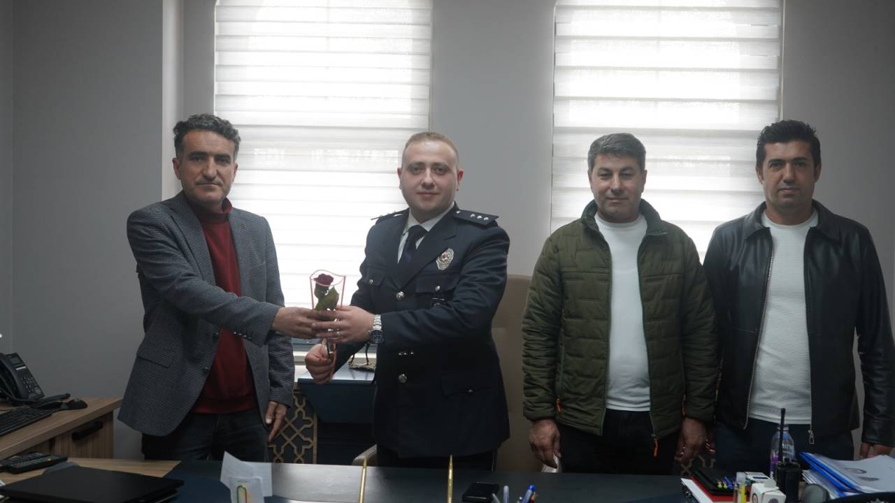 sirnakta-gazetecilerden-polis-haftasinda-anlamli-ziyaret-8.jpeg