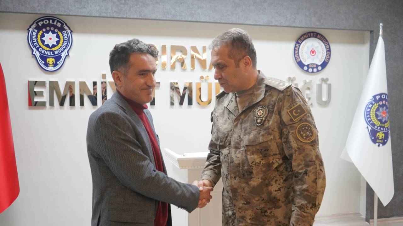 sirnakta-gazetecilerden-polis-haftasinda-anlamli-ziyaret-9.jpeg