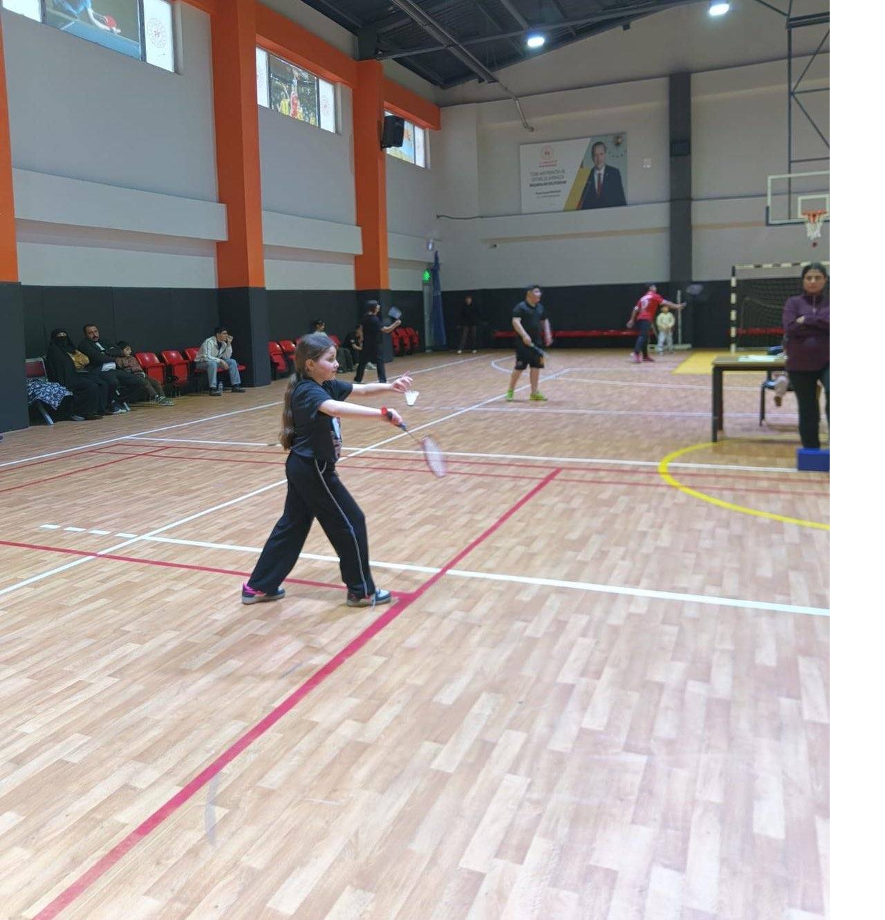 sirnakta-23-nisan-coskusu-badminton-turnuvasi2.jpg