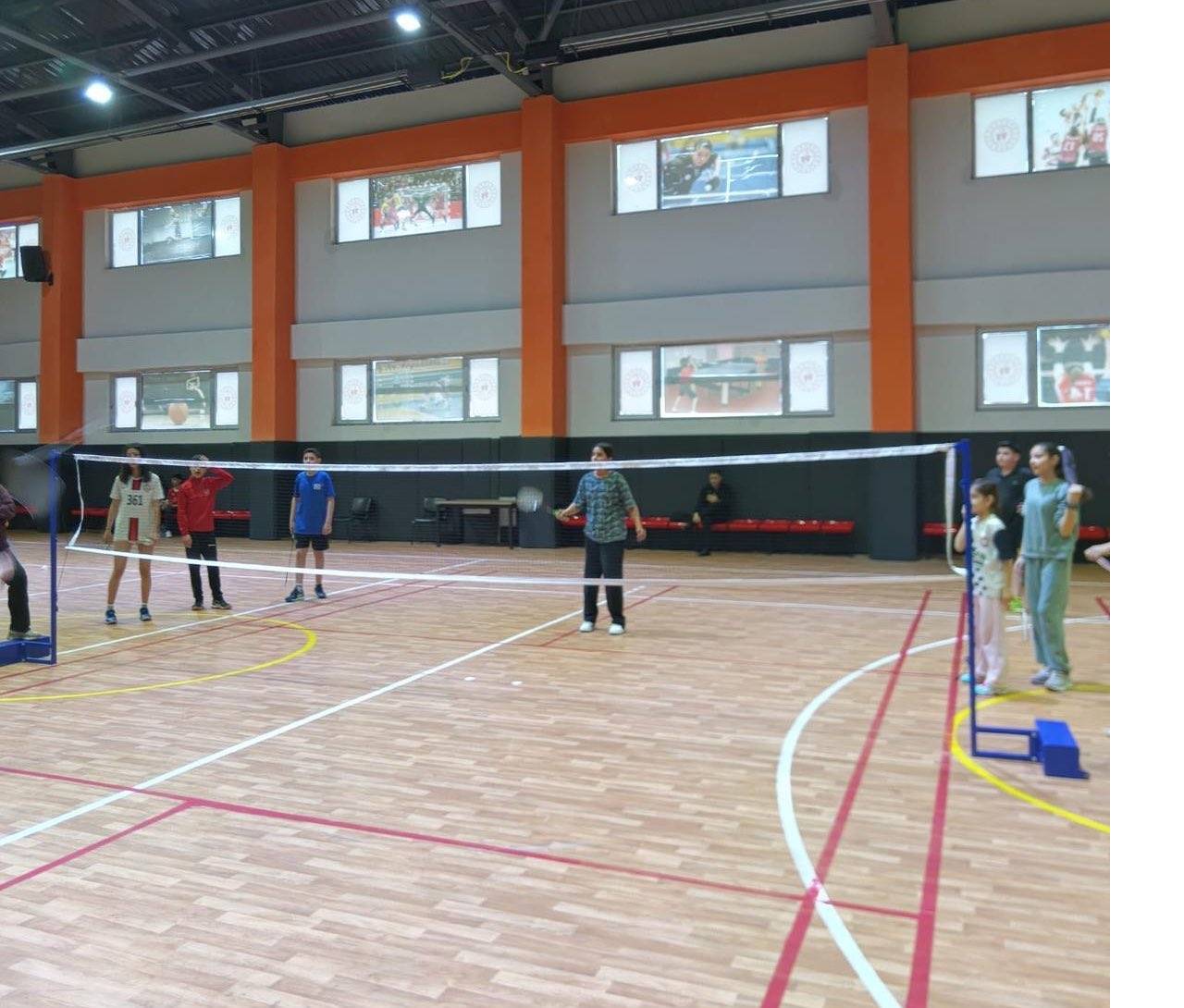 sirnakta-23-nisan-coskusu-badminton-turnuvasi3.jpg