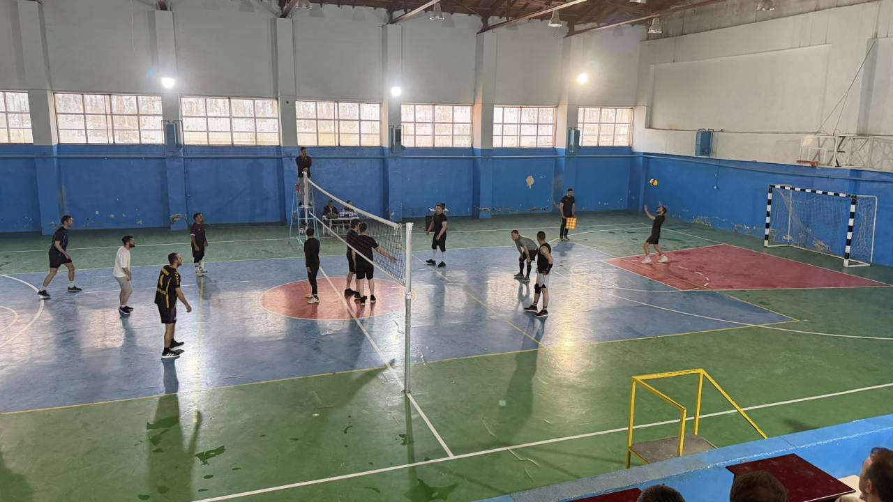 guclukonakta-kurumlar-arasi-voleybol-heyecani-basladi-5.jpg