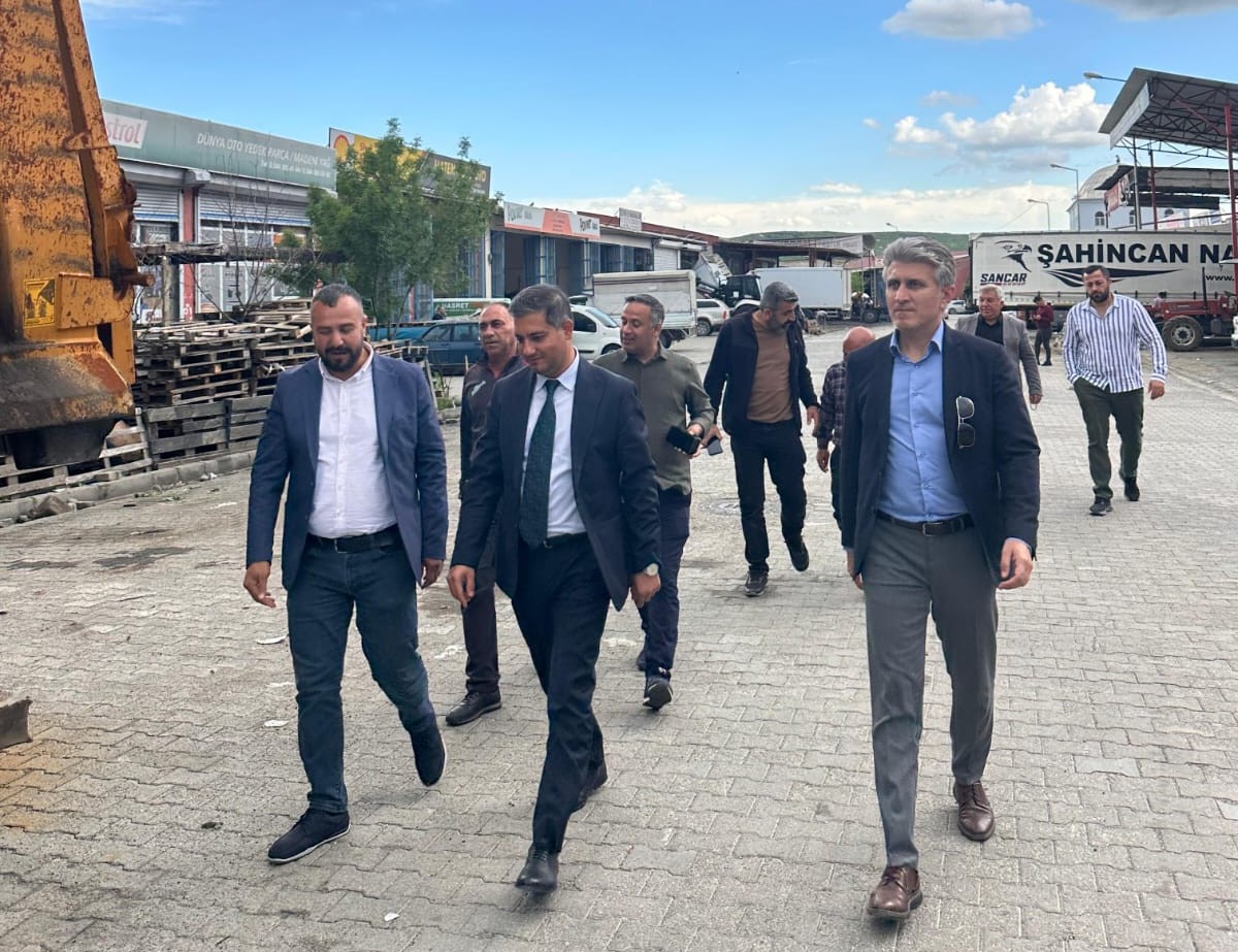 cizrede-sanayinin-nabzi-tutuldu-hem-bayram-kutlamasi-hem-saha-incelemesi-2.jpeg