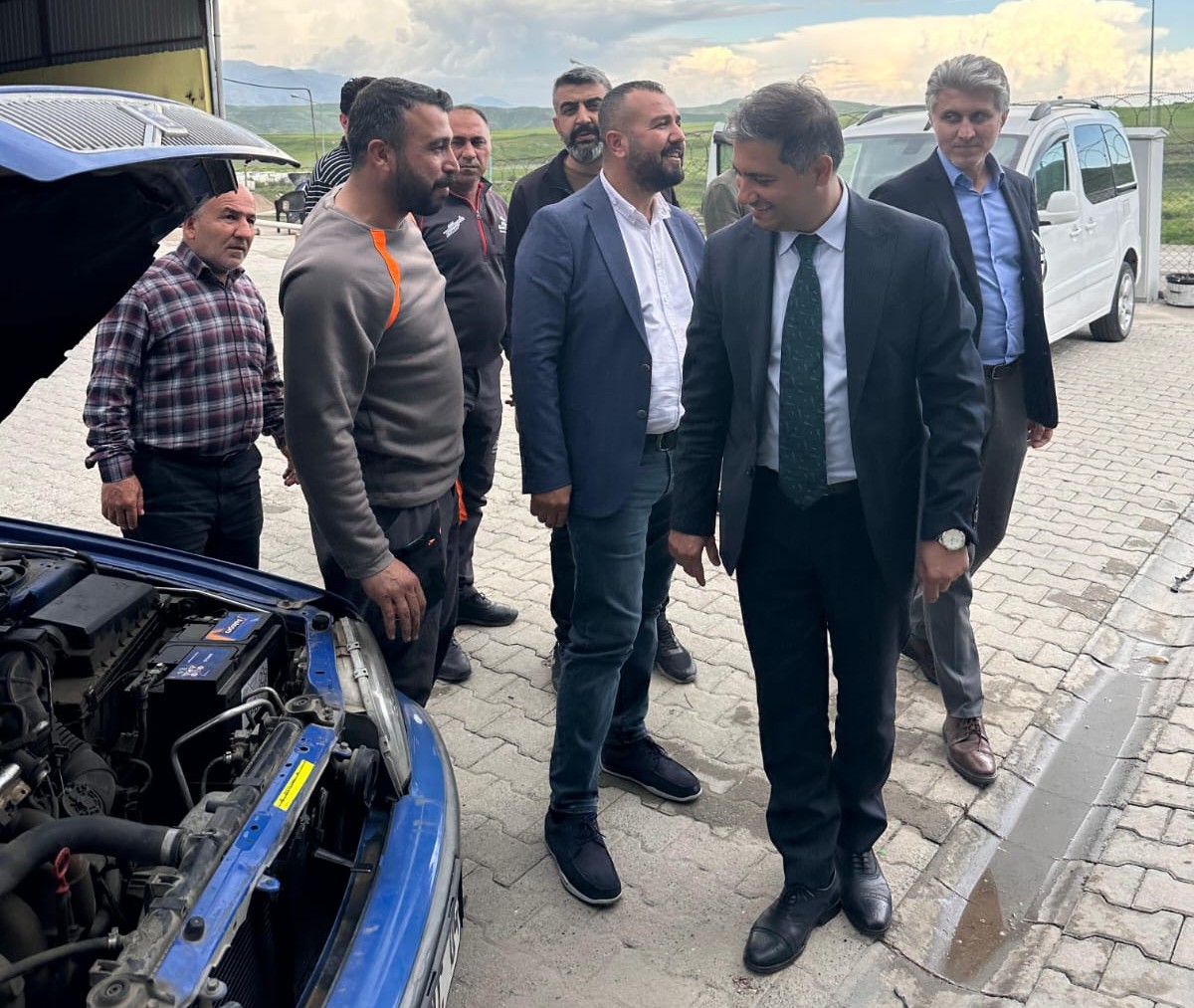 cizrede-sanayinin-nabzi-tutuldu-hem-bayram-kutlamasi-hem-saha-incelemesi-3.jpeg