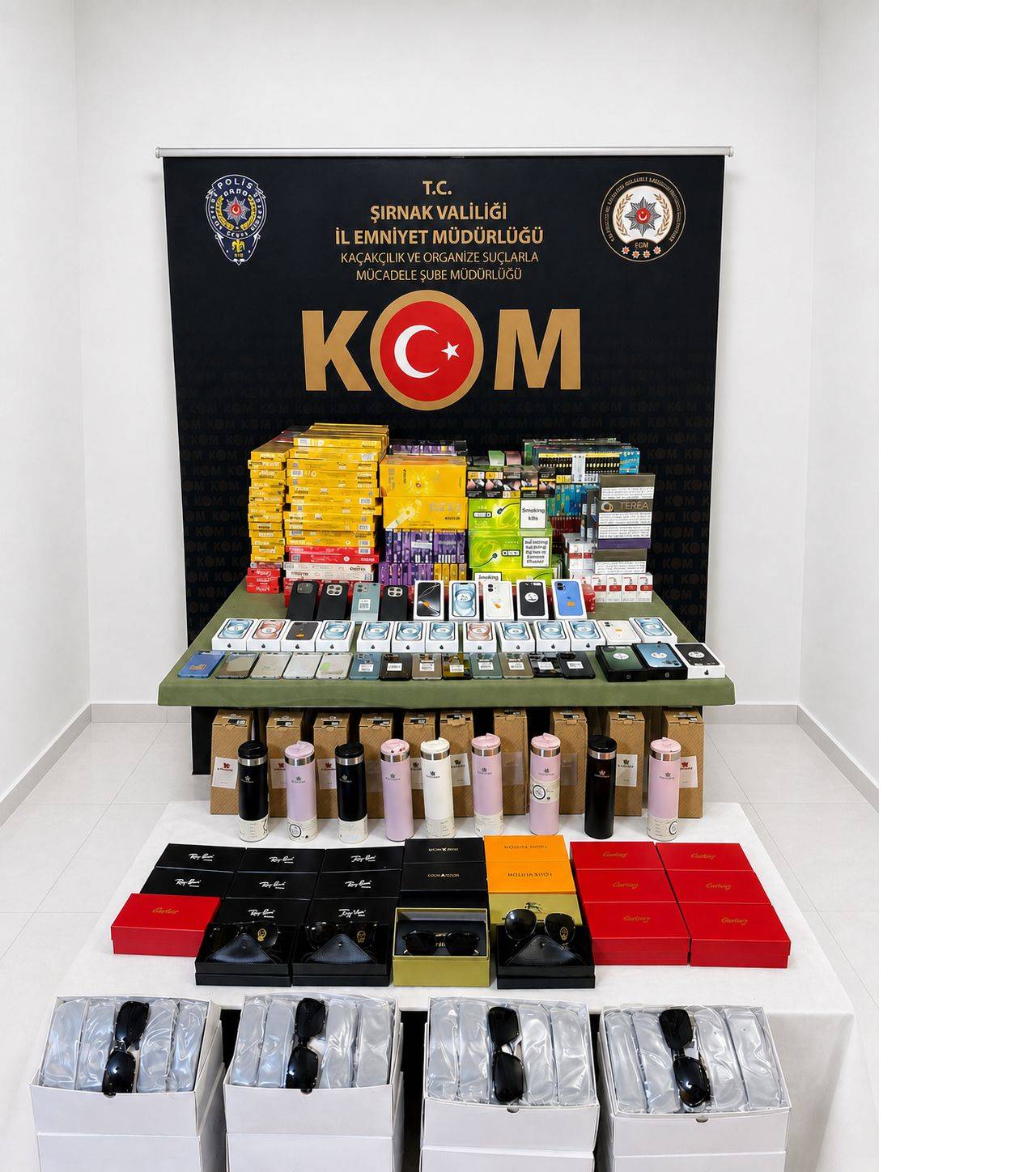 sirnakta-kacakciliga-darbe-43-milyon-tllik-kacak-urun-ele-gecirildi-2.jpeg