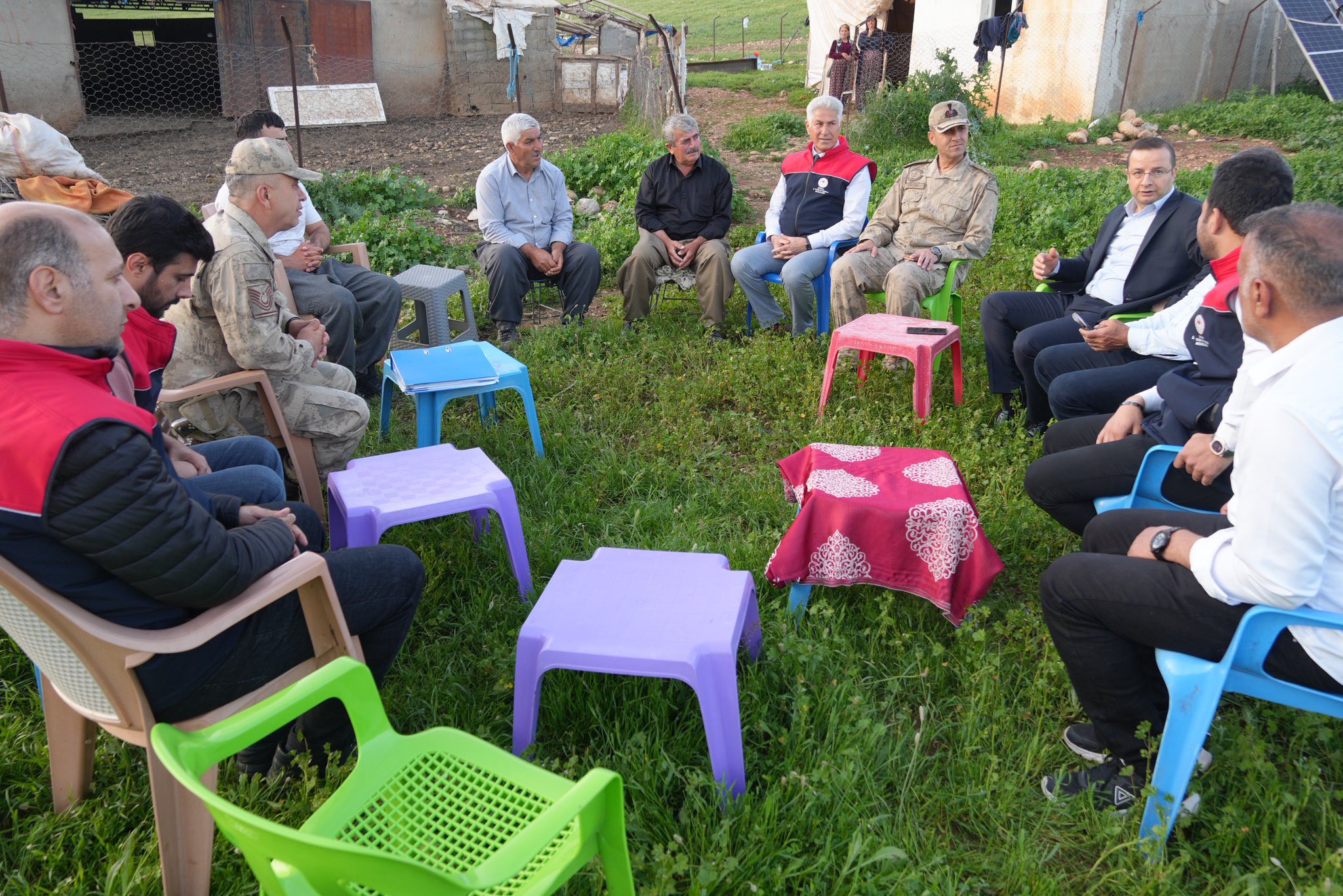 cizre-kaymakami-baycar-gocer-ureticilerin-sorunlarini-yerinde-dinledi-2.jpg