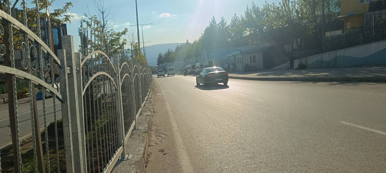 sirnak-devlet-hastanesi-onunde-yayalar-ust-gecide-yonlendirildi-1.jpeg