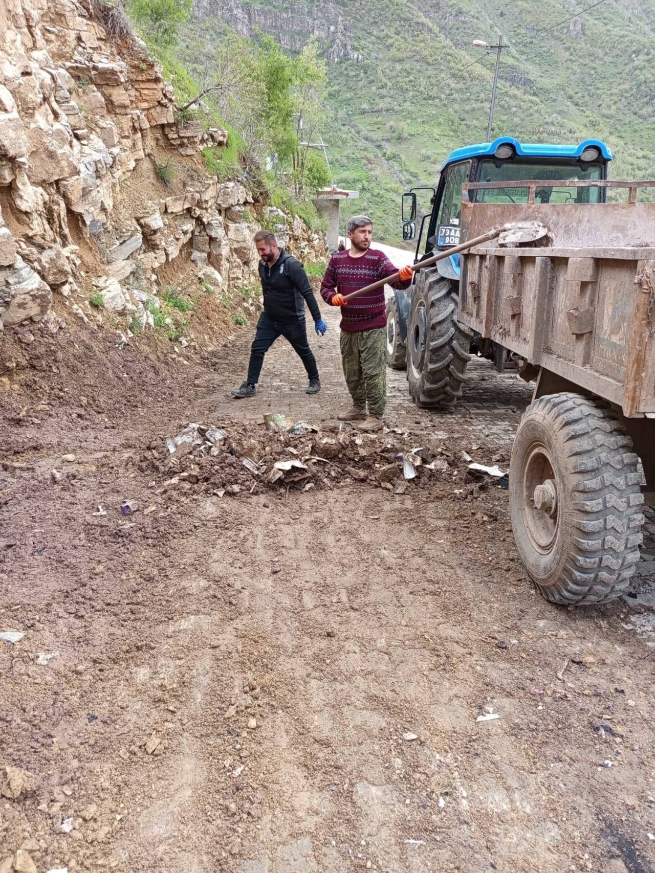 yagislarin-ardindan-uluderede-hummali-temizlik-calismasi-1.jpeg