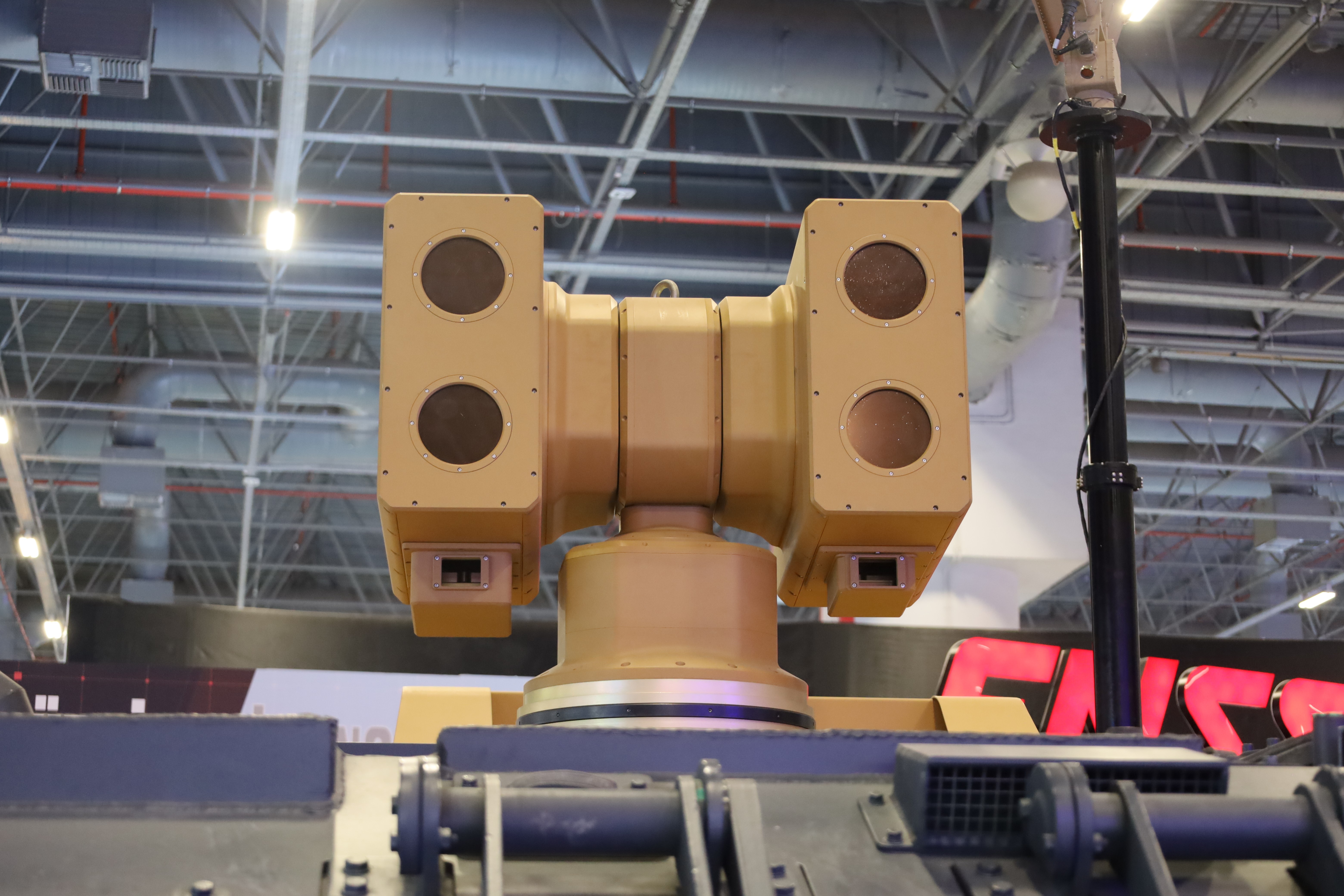aw701177-02.jpg