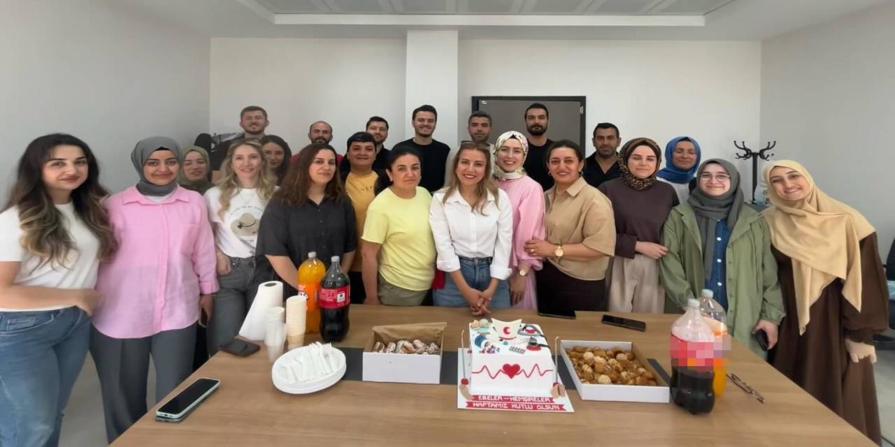 silopi-ilce-saglik-mudurlugunce-ebeler-ve-hemsireler-haftasi3-edit-14670262860781.jpg