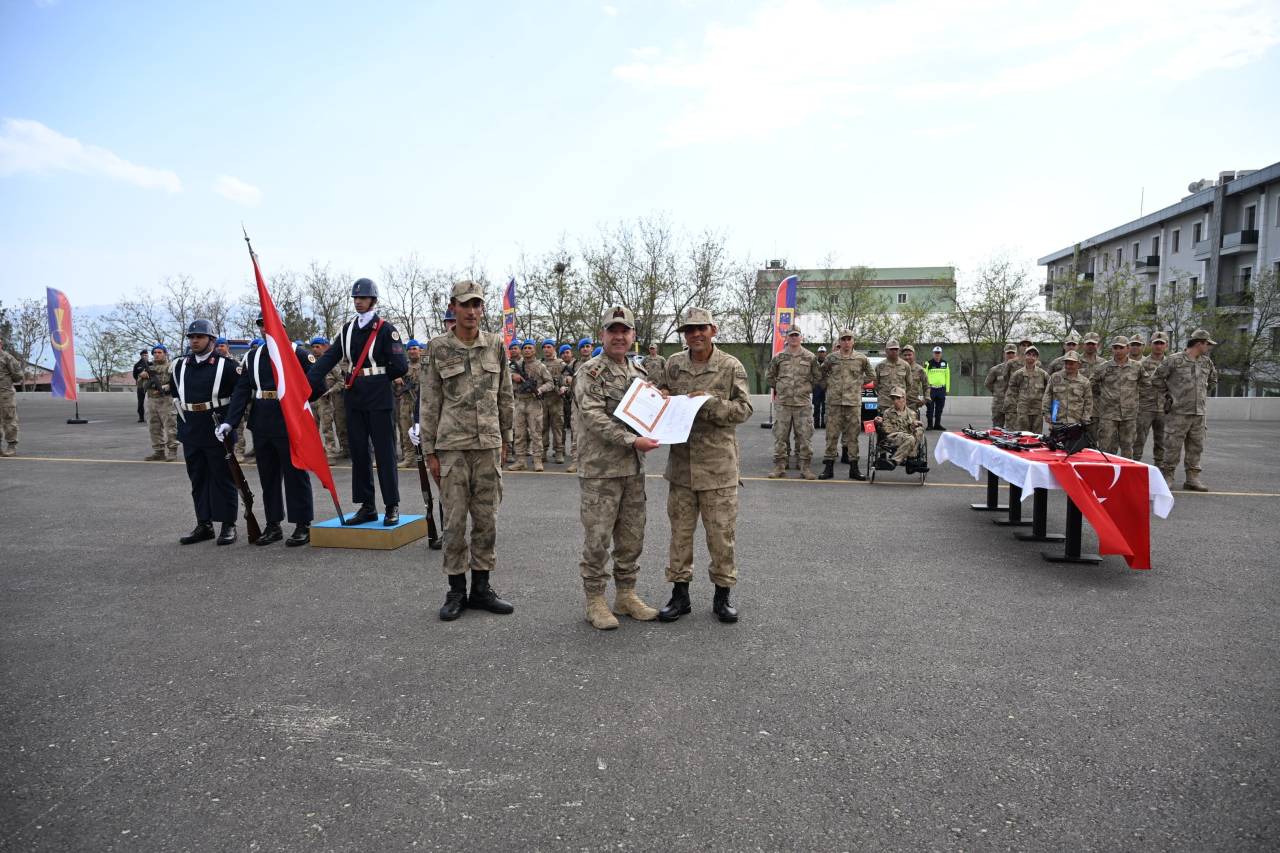 sirnakta-bir-gunluk-asker-olan-genclerin-yemin-heyecani3.jpeg
