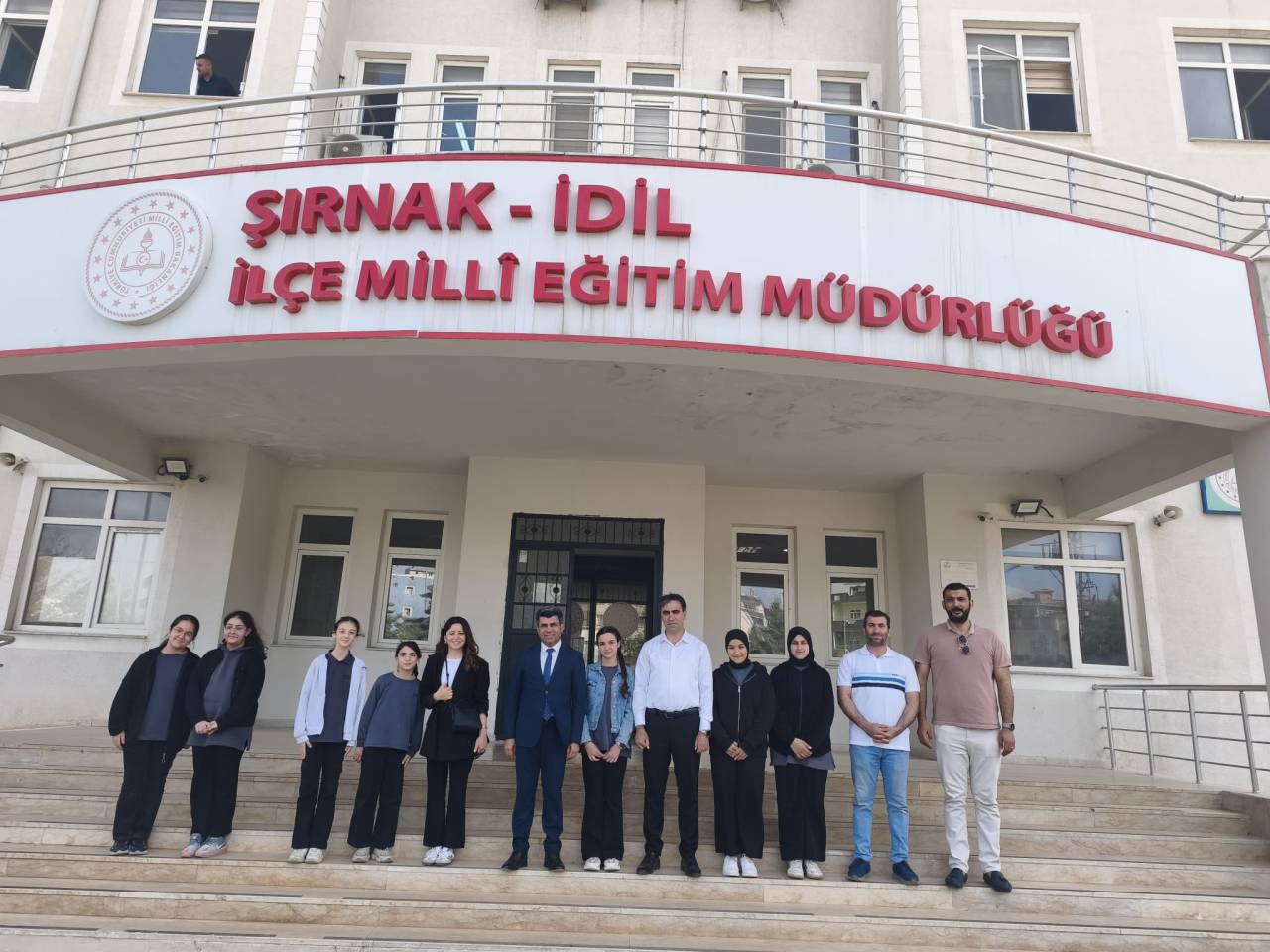 egitimde-gonul-koprusu-mardinli-ogrencilerden-sirnaka-anlamli-kitap-destegi-1.jpg