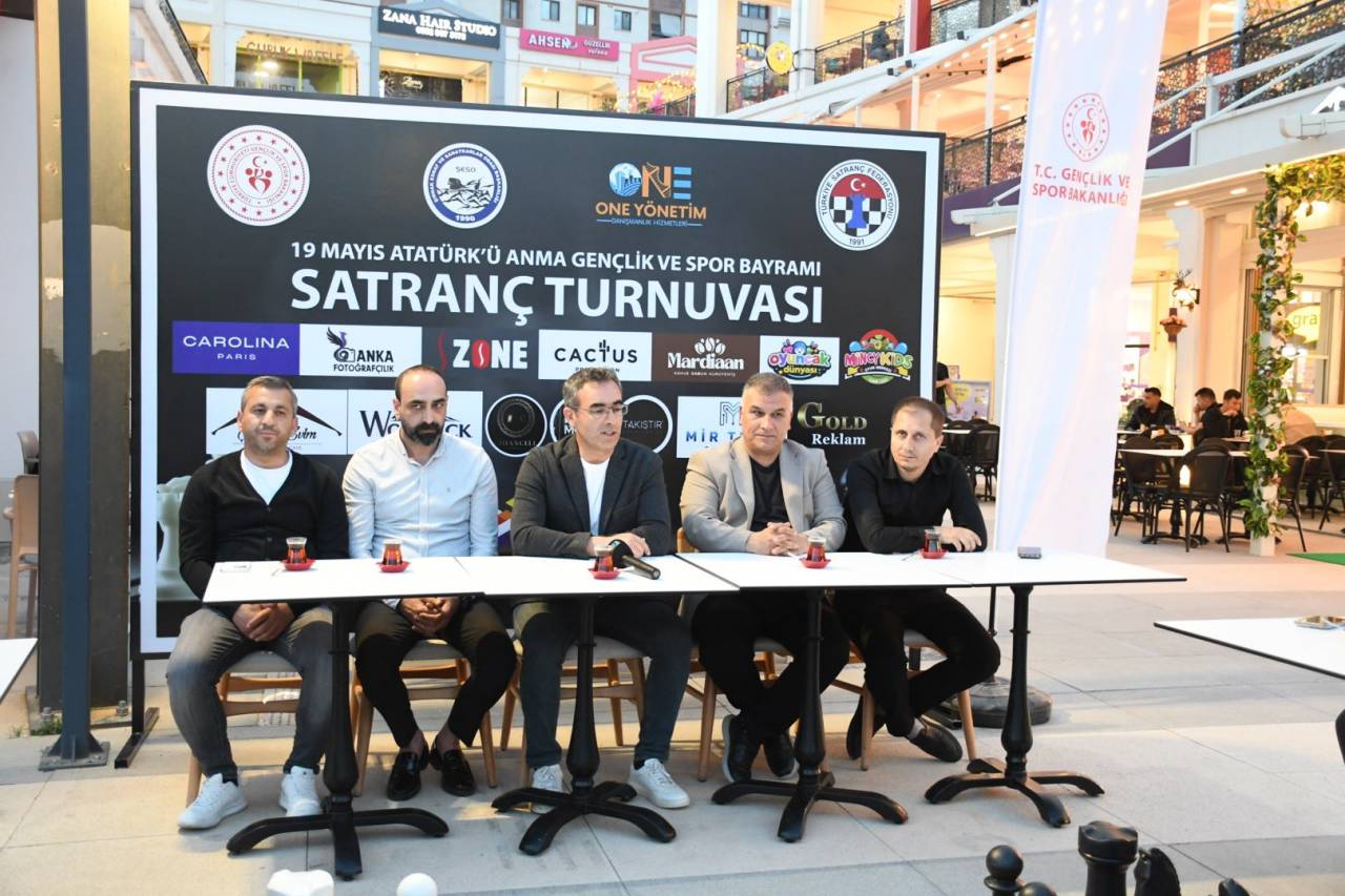 rnakta-tarihi-hamle-ilk-ulusal-satranc-turnuvasi-icin-imzalar-atildi-1.jpg