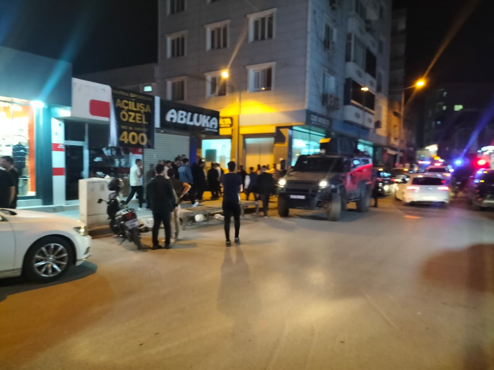 cizrede-aile-ici-kavga-kanli-bitti-muhtar-dahil-3-kisi-silahla-vuruldu-4.jpeg