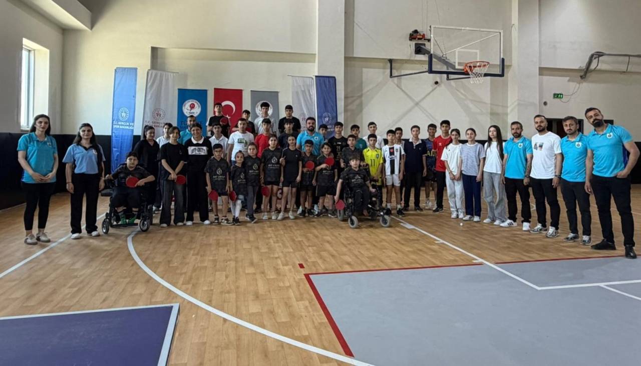 cizrede-19-mayis-masa-tenisi-turnuvasi-devam-ediyor.jpg