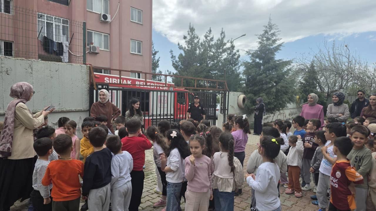 sirnakta-minik-ogrencilere-yangin-guvenligi-egitimi3.jpg