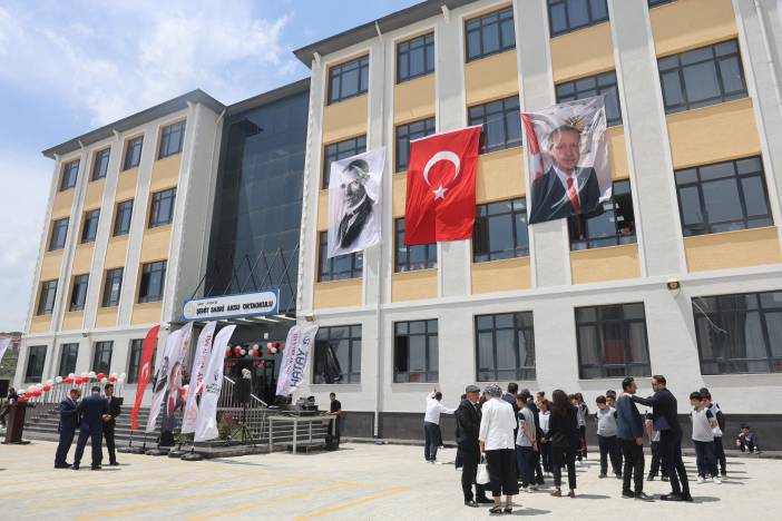 depremin-ardindan-insa-edilen-237-egitim-yuvasi-acildi.jpg
