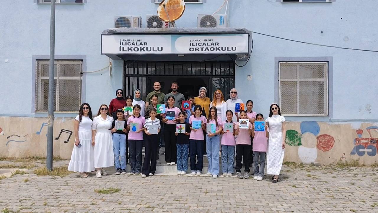 silopide-fedakar-ogretmenler-koy-okullarini-sanat-atolyesine-ceviriyor3.jpg