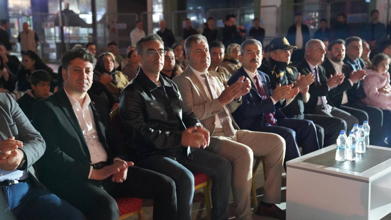 sirnakta-19-mayis-coskusu-genclik-konseriyle-kutlandi-1.jpg