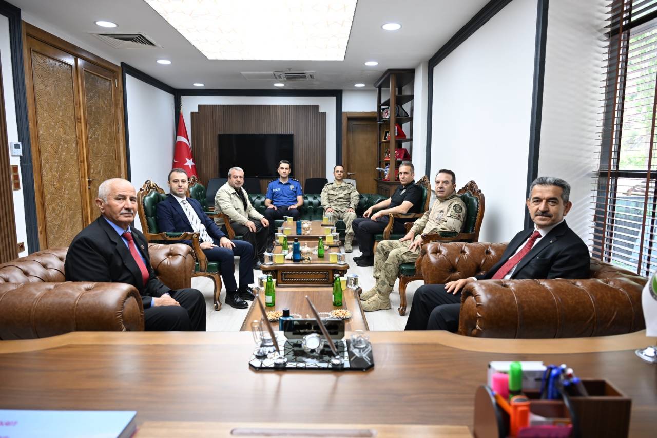 vali-birol-ekiciden-uluderede-yogun-mesai-4.jpg