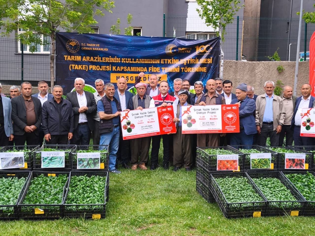 sirnakta-ciftcilere-sebze-fidesi-destegi-2.jpg