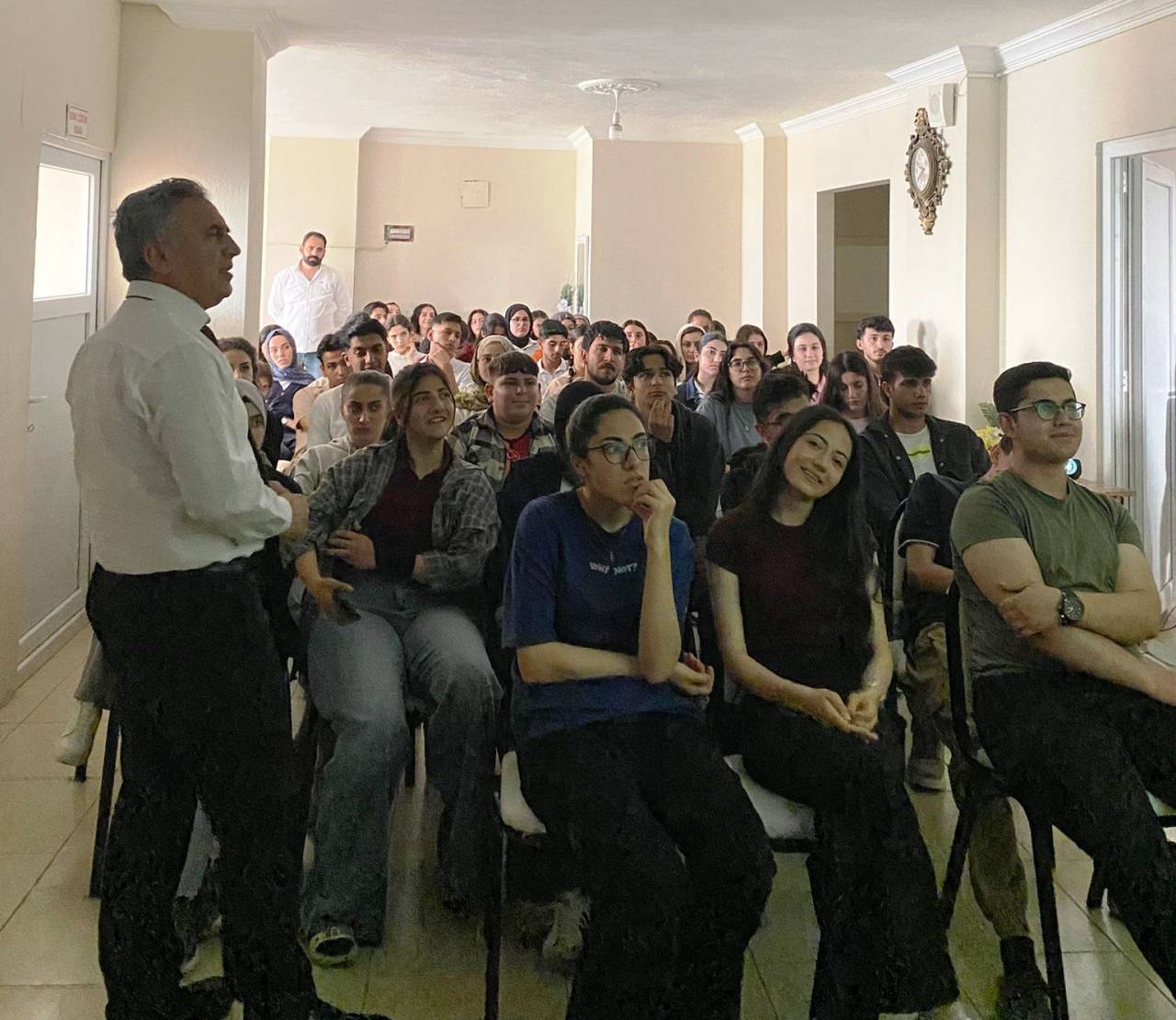 sirnakta-doktor-avukat-ve-muhendislerin-gizli-mimariydi-ceyrek-asirlik-birikim-nihayet-raflarda-yerini-aldi-2.jpeg