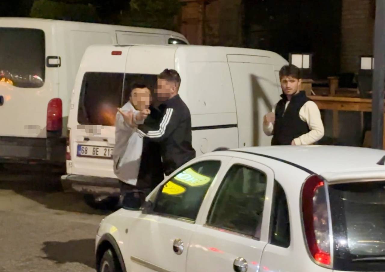 trafik-uygulamasinda-rezalet-polise-kufretti-gazeteciyi-burnunu-kirmakla-tehdit-etti-2.jpg
