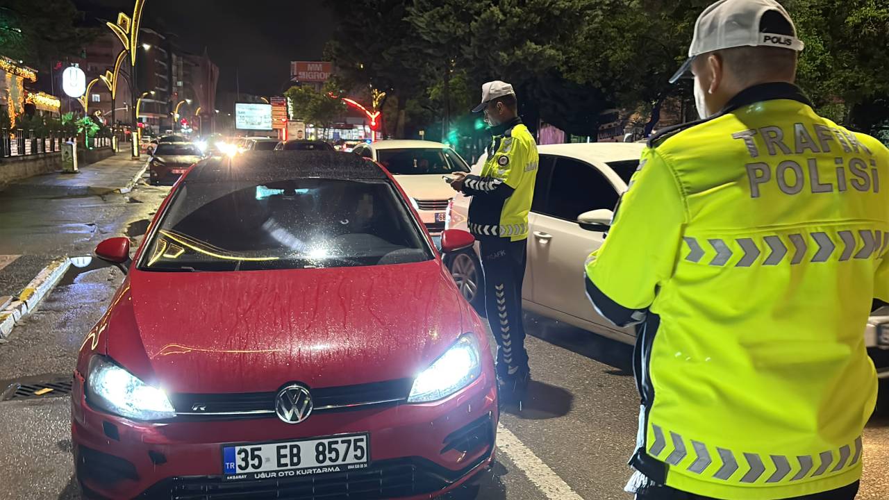 trafik-uygulamasinda-rezalet-polise-kufretti-gazeteciyi-burnunu-kirmakla-tehdit-etti-3.jpg