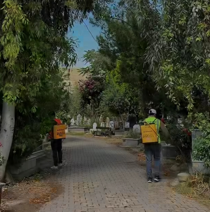 cizre-belediyesinden-asri-mezarlikta-kapsamli-ilaclama-seferberligi-1.jpeg