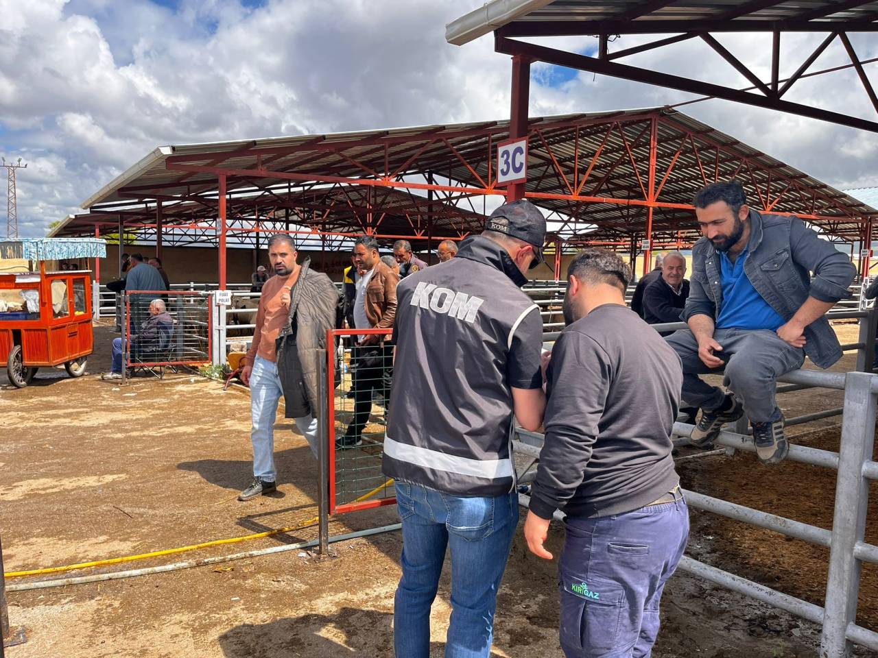 aw713511-02.jpg
