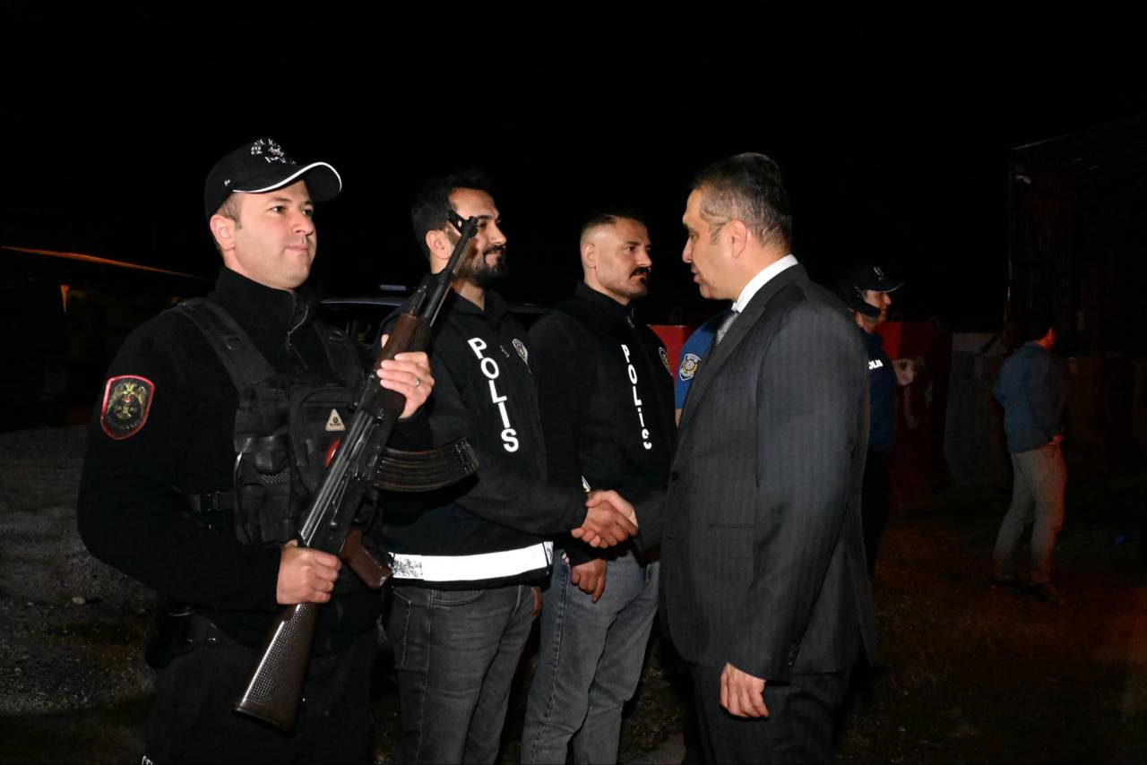 mudur-sazaktan-guclukonak-polislerine-huzur-tesekkuru-1.jpg