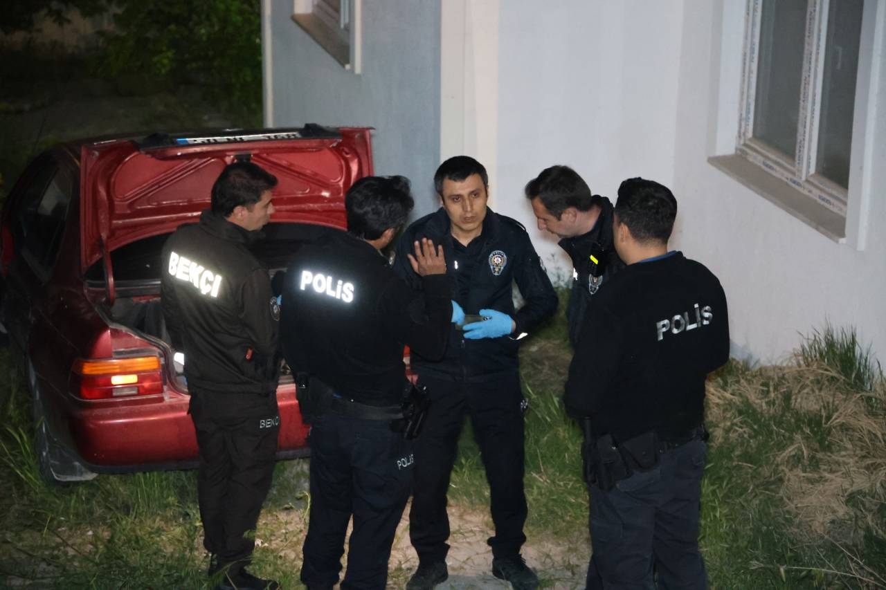 aractan-uzun-namlulu-silah-mermileri-cikti-2.jpg