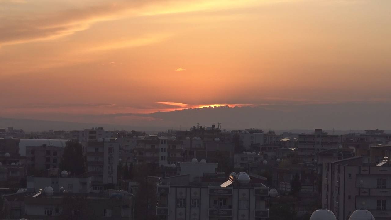 sirnakta-gunes-ve-ay-ayni-anda-goruldu-2.jpg