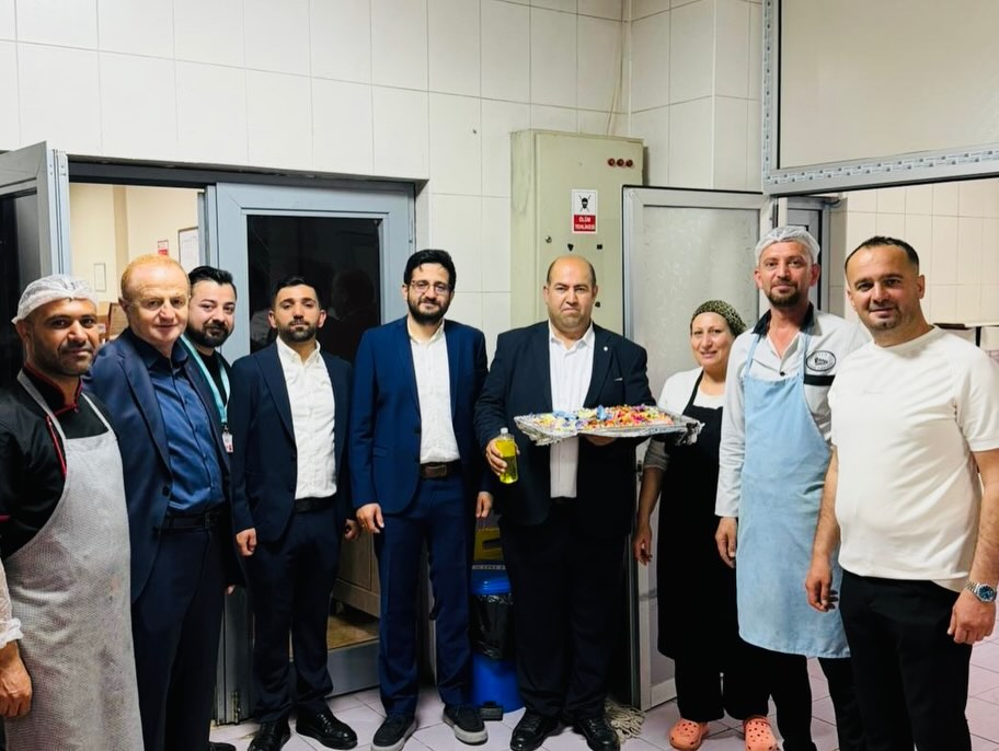 hastanemiz-yonetimi-tarafindan-kurban-bayrami-munasebetiyle-gorevleri-basinda-bulunan-saglik-cal-1.jpg