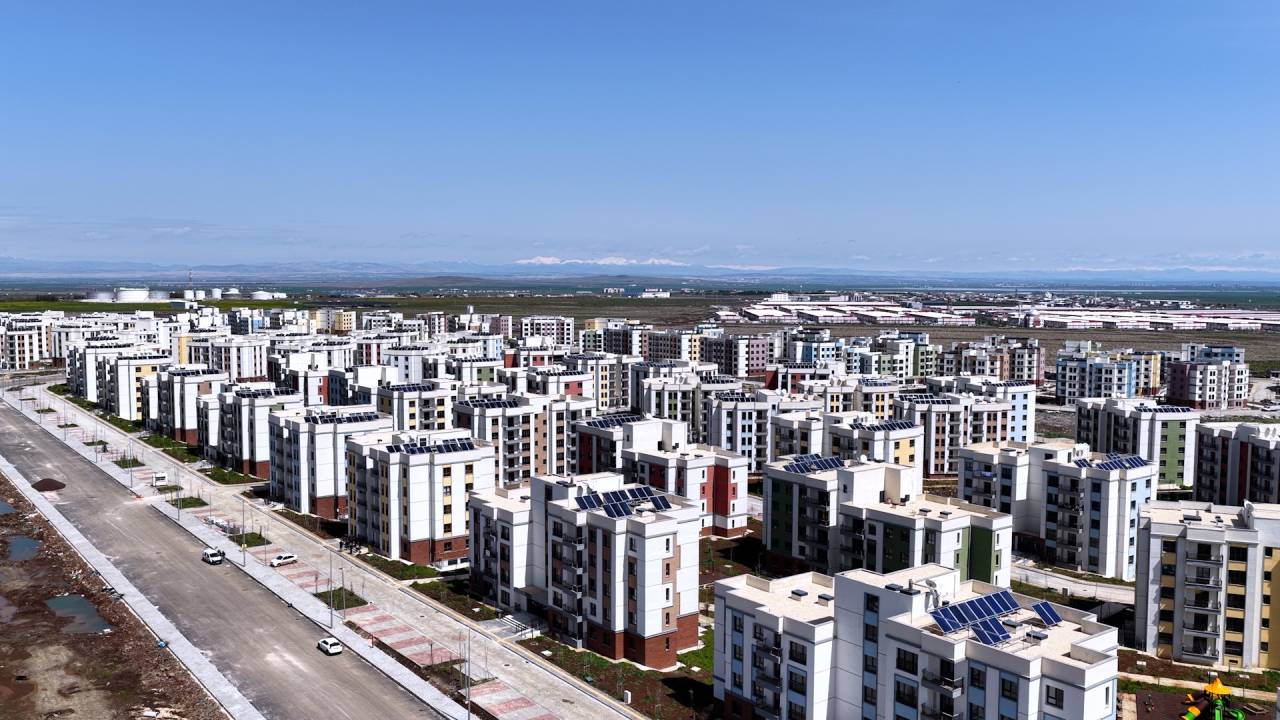 aw715562-03.jpg