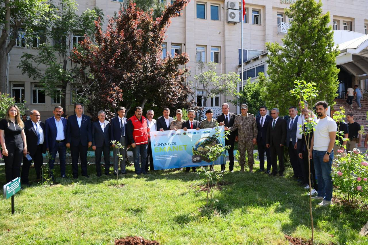 rnakta-dunya-cevre-gunu-fidan-dikim-etkinligiyle-kutlandi2.jpeg