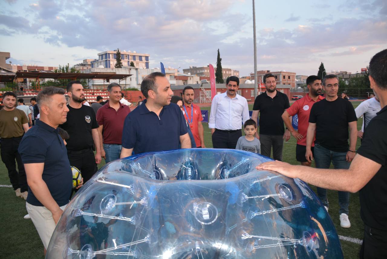 silopide-balon-futbolu-cilginligi-sahada-kahkaha-dolu-anlar-yasandi-2.jpg