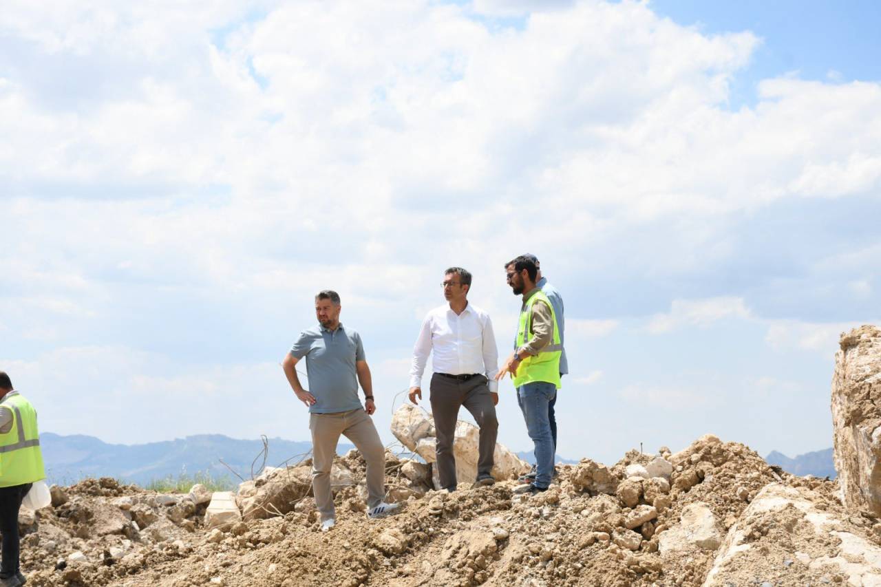 sirnakta-genclik-ve-spor-yatirimlari-incelendi-1.jpg